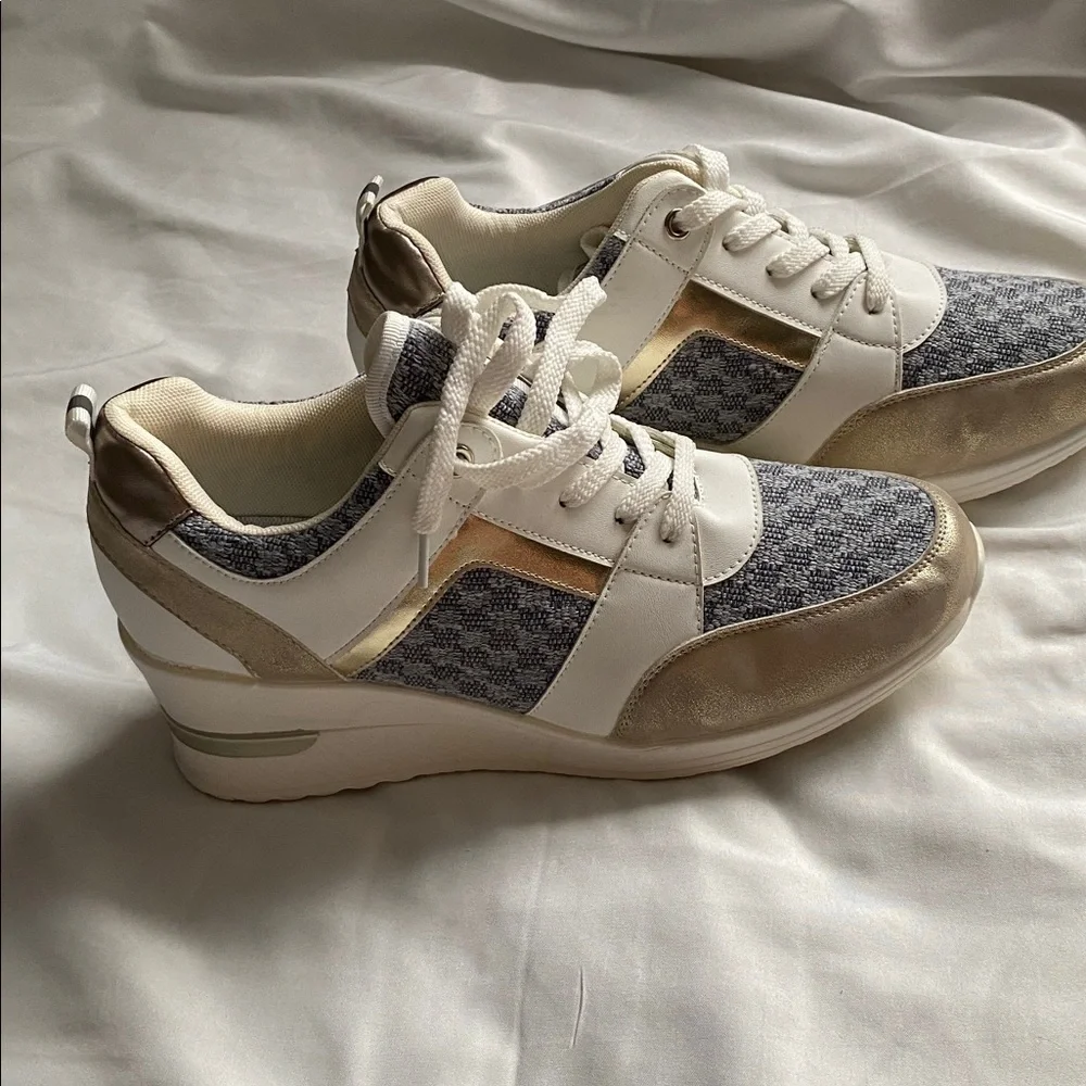 Elegant Women's Platform Sneakers - White, Gold, and Gray